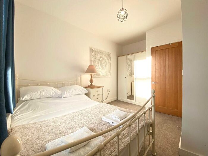 2 Bedroom Detached House To Rent In High Street, Saltford, BS31