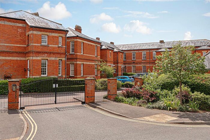 2 Bedroom Flat For Sale In Sandy Mead, Epsom, KT19