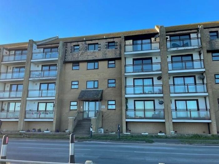 2 Bedroom Flat To Rent In Grand Parade, Littlestone, New Romney, TN28