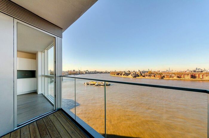 2 Bedroom Flat To Rent In River Gardens Walk, Greenwich, London, SE10