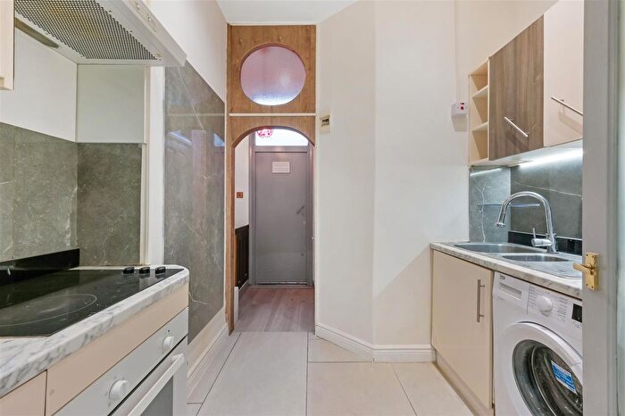 1 Bedroom Studio To Rent In Merton Road, London, SW19