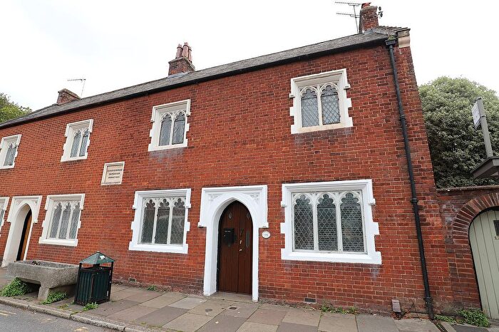 2 Bedroom Flat To Rent In Garden Flat, Heavitree, EX1
