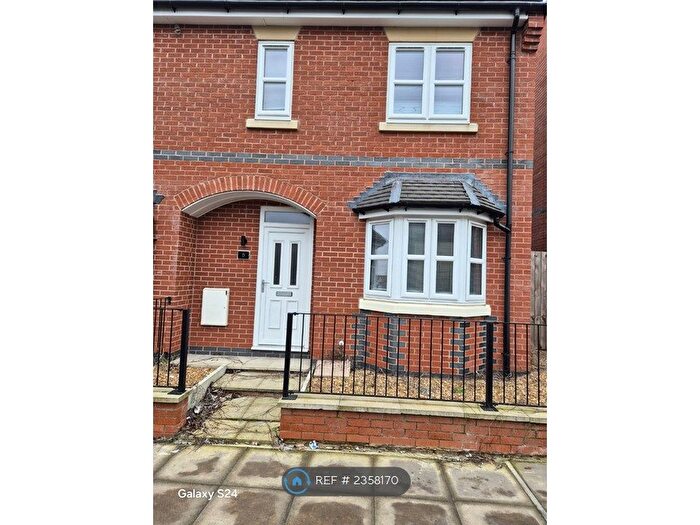 3 Bedroom Semi-Detached House To Rent In Heathfield Avenue, Crewe, CW1