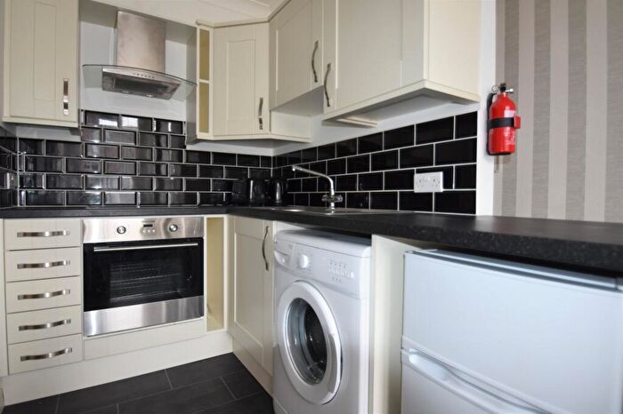 1 Bedroom Flat To Rent In Wimbledon Park Road, Southsea, Hampshire, PO5