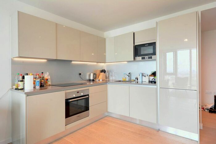 1 Bedroom Flat To Rent In St Gabriel Walk, Elephant And Castle, London, SE1