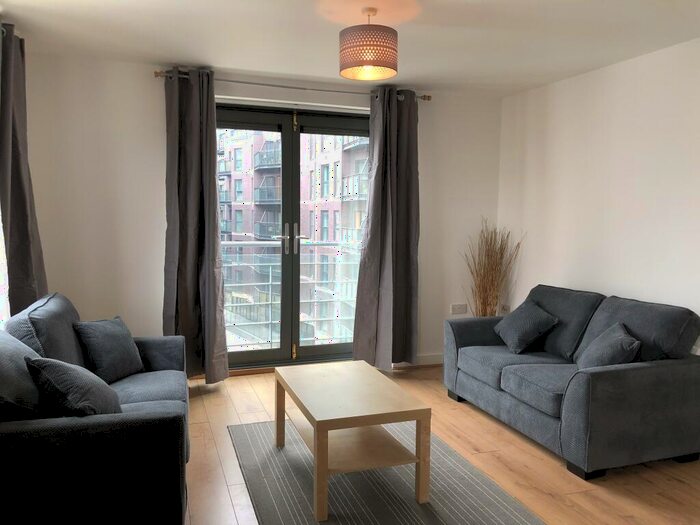2 Bedroom Flat To Rent In Waterloo Street, Leeds, West Yorkshire, Uk, LS10
