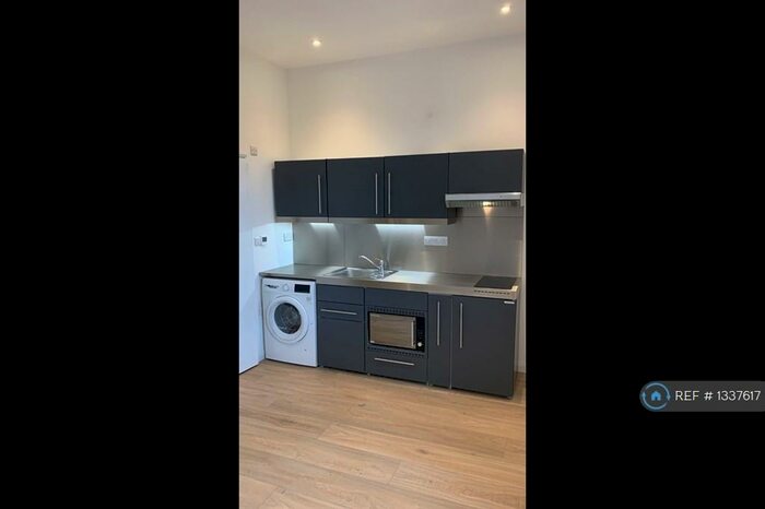 Studio To Rent In Goulton Road, London, E5