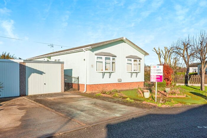 2 Bedroom Mobile/park Home For Sale In Allington Gardens, Allington, Grantham, NG32