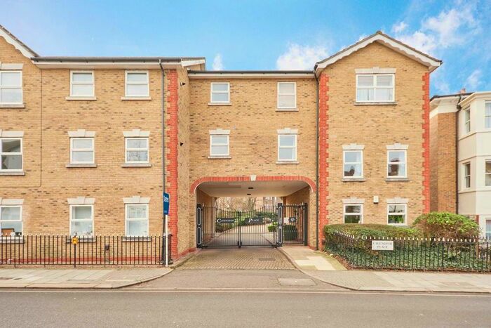 2 Bedroom Flat To Rent In Crescent Lane, London, SW4