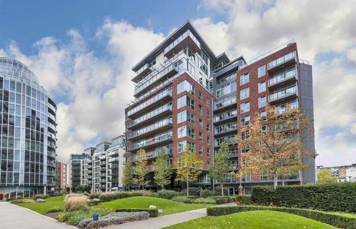 2 Bedroom Flat To Rent In Juniper Drive, London, SW18