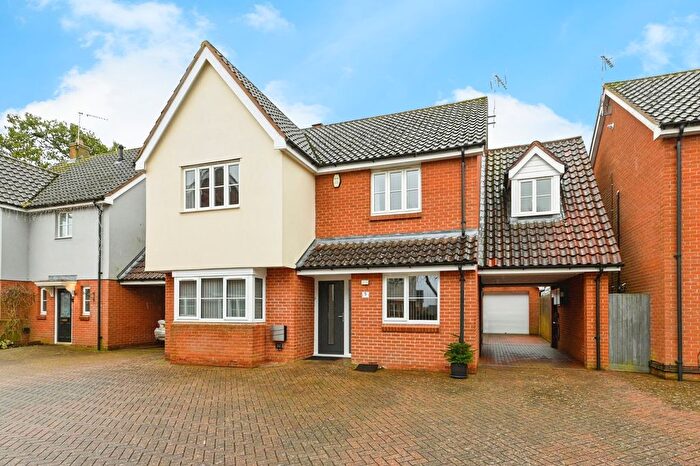 4 Bedroom Detached House For Sale In Rubens Way, Downham Market, Norfolk, PE38