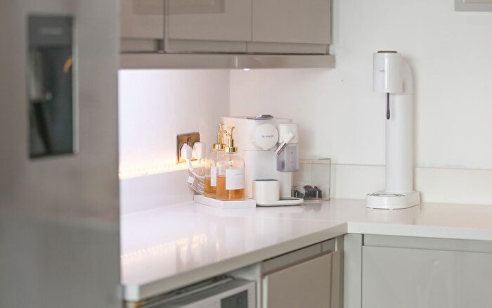 2 Bedroom Mews For Sale In Market Place, Dunmow, CM6