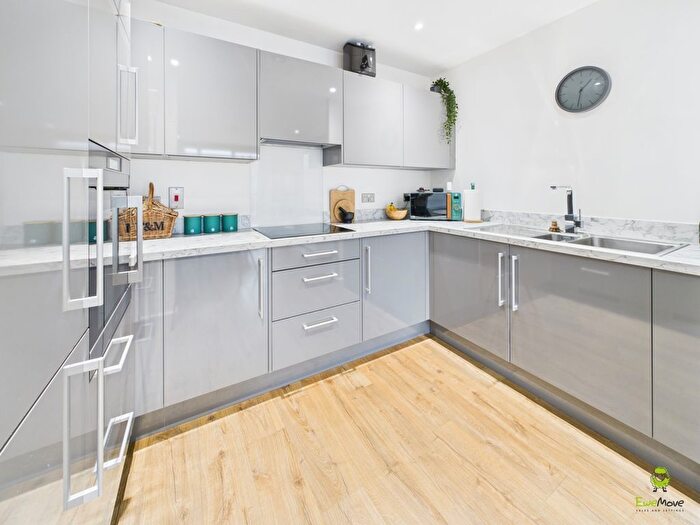 2 Bedroom Flat For Sale In Craft Court, Regal Walk, Bexleyheath, DA6