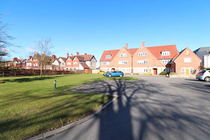2 Bedroom Apartment To Rent In Meols Court, Hoylake, Wirral, Merseyside, CH47
