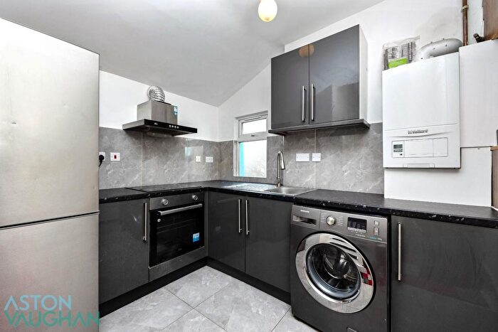 3 Bedroom Maisonette To Rent In Lewes Road, Brighton, BN2