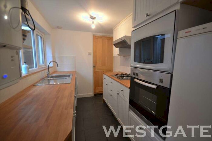 3 Bedroom Terraced House To Rent In Foxhill Road, Reading, RG1