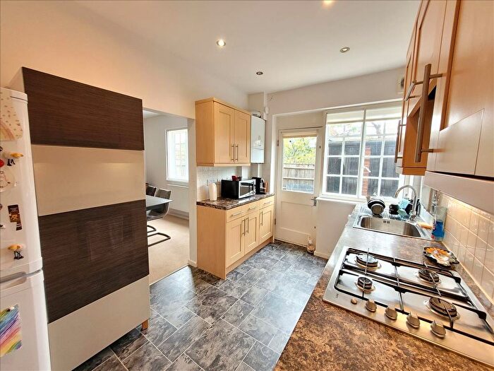 3 Bedroom Detached House To Rent In Park Hall Road, Dulwich, London, SE21