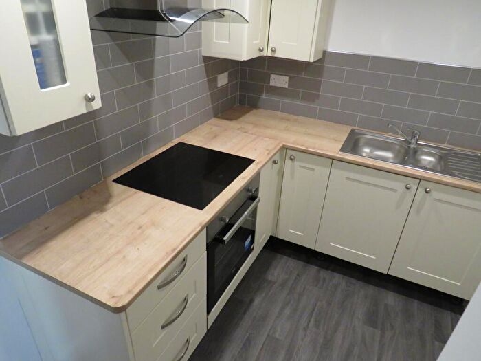 1 Bedroom Apartment To Rent In Burnley Road, Luddendenfoot, Halifax, HX2