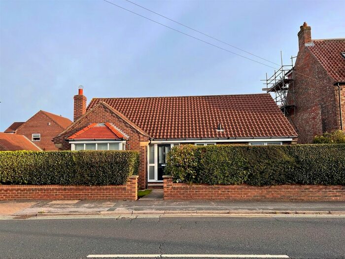 3 Bedroom Detached Bungalow To Rent In Chapmans Court, York, YO24