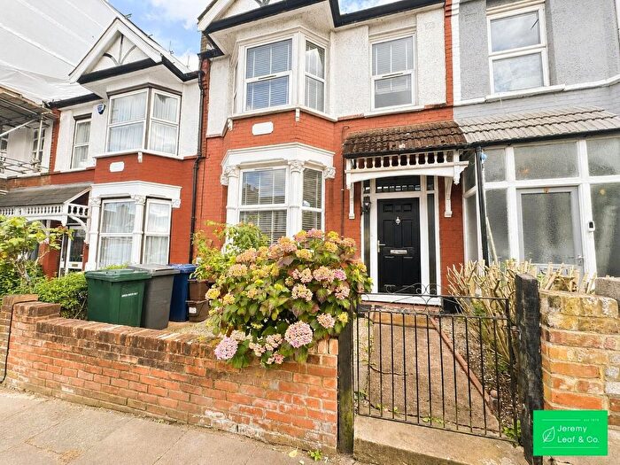 3 Bedroom Terraced House To Rent In Lewis Gardens, East Finchley, N2