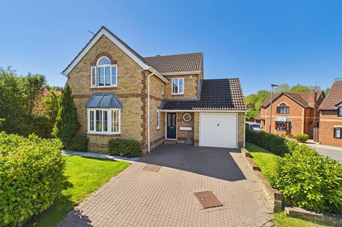 4 Bedroom Detached House For Sale In Foxglove Close, Winkfield Row, Berkshire, RG42