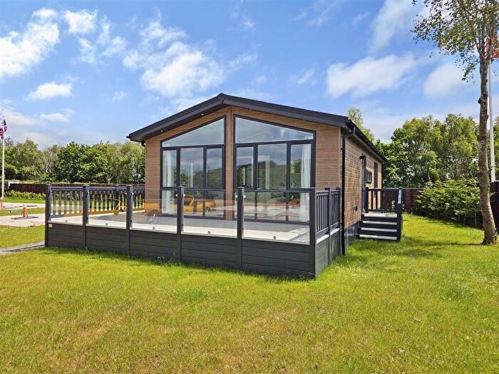 Park Home For Sale In The Orchard, Dunley, DY13