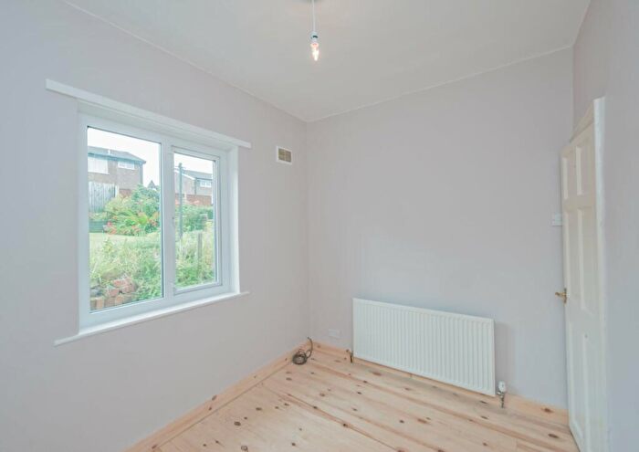 2 Bedroom Bungalow For Sale In Hunsworth Lane, Cleckheaton, West Yorkshire, BD19