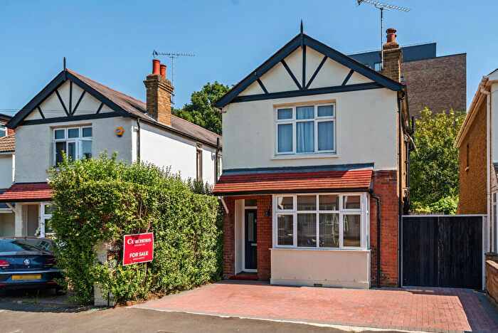 3 Bedroom Detached House For Sale In Dudley Road, Walton-On-Thames, KT12