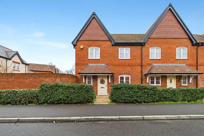 3 Bedroom End Terrace House For Sale In Hazylwood, Wokingham, Berkshire, RG40