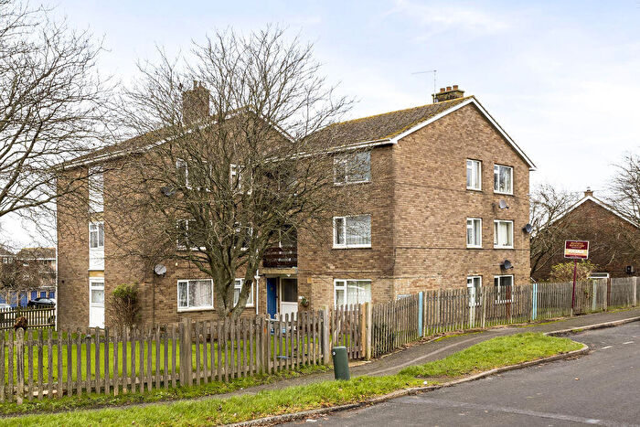 2 Bedroom Flat To Rent In Manor Road, Upper Beeding, BN44