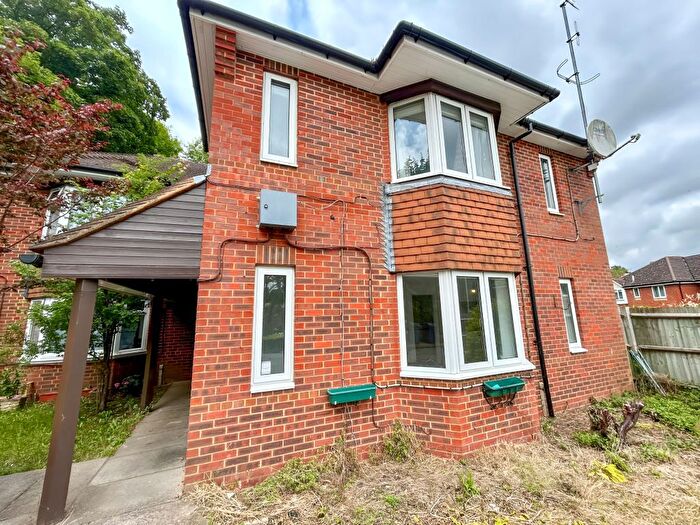 2 Bedroom Flat To Rent In Totteridge Road, High Wycombe, HP13