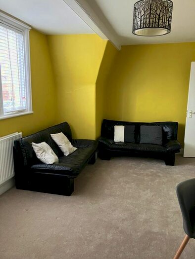 1 Bedroom Flat To Rent In Golders Green Road, London, NW11