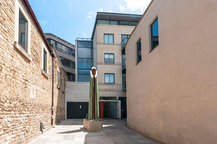 2 Bedroom Flat For Sale In New Road, Oxford, OX1