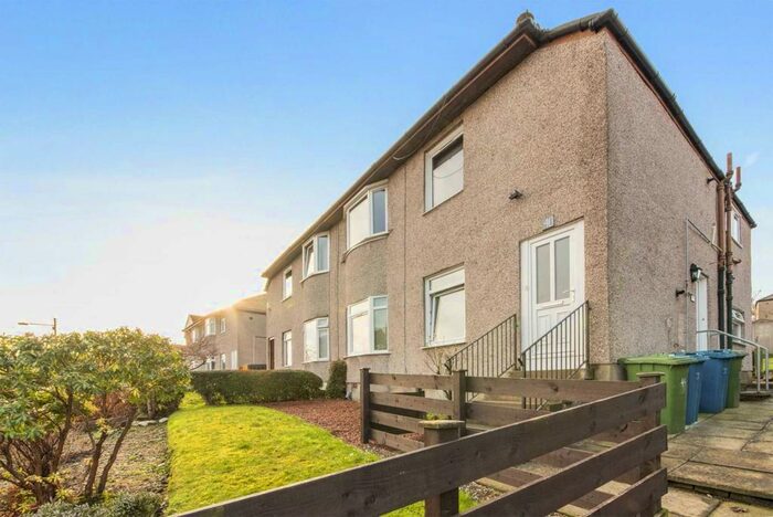 3 Bedroom Flat To Rent In Ashcroft Drive, Croftfoot, G44