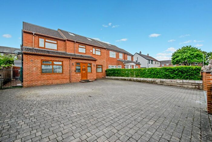 7 Bedroom Semi-Detached House For Sale In Busfield Street, East Bowling, Bradford, West Yorkshire, BD4