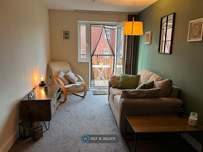 2 Bedroom Flat To Rent In Long Acre House, London, SE28