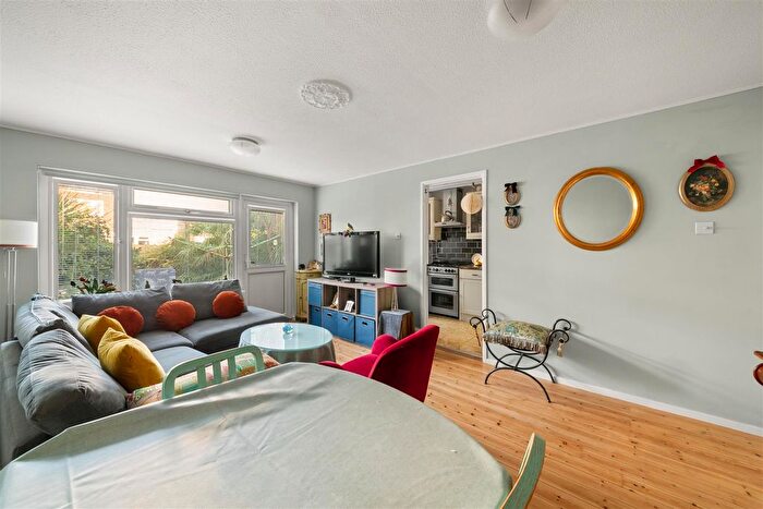 2 Bedroom End Terrace House For Sale In Damsonwood Road, Southall, UB2