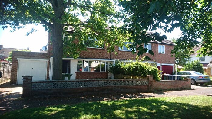 3 Bedroom Semi-Detached House To Rent In Acton Way, Cambridge, CB4