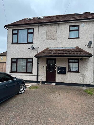 1 Bedroom Flat To Rent In Flat A, Temple Avenue, Dagenham, RM8