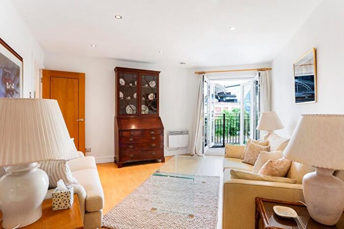 2 Bedroom Flat To Rent In Tollard House, Kensington High Street, W14