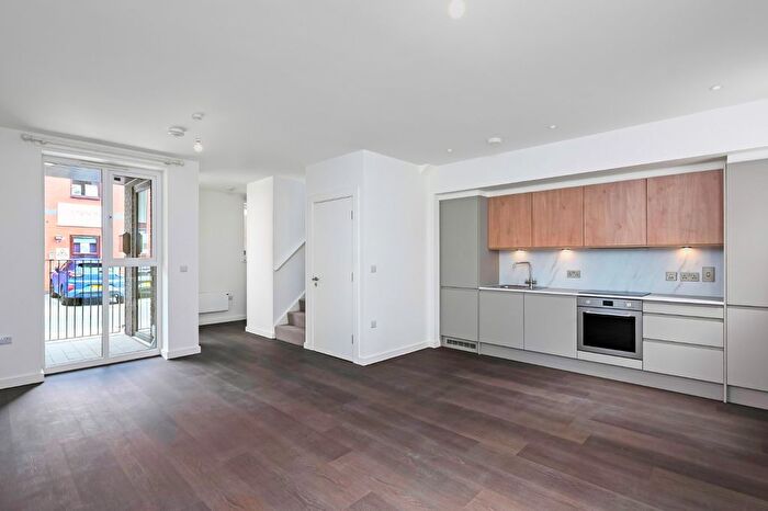 3 Bedroom Terraced House To Rent In Gills Yard, Wakefield, WF1