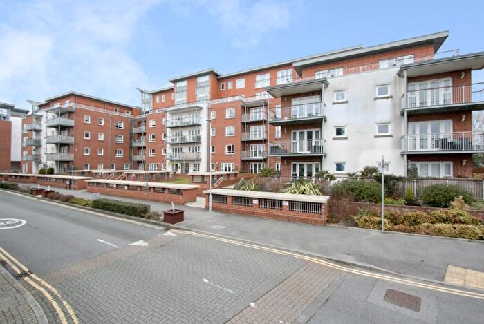 2 Bedroom Apartment To Rent In Avenel Way, Poole, BH15