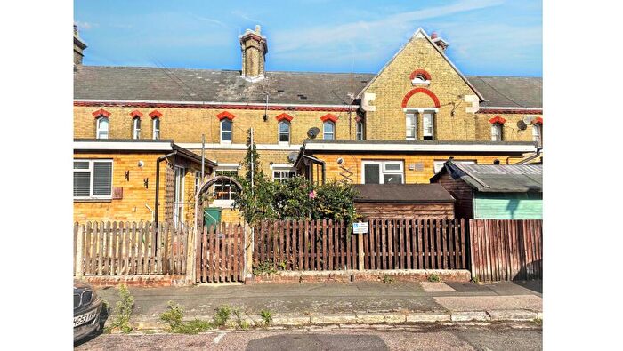 3 Bedroom Terraced House For Sale In Coastguard Cottages Albany Road, East Cowes, Isle Of Wight, PO32