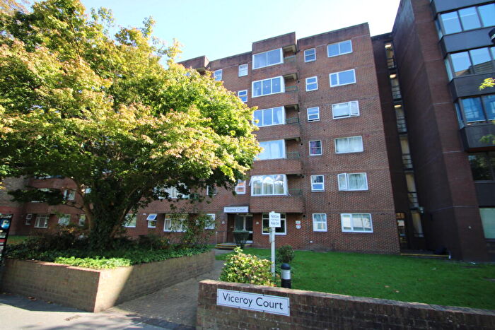 1 Bedroom Flat To Rent In Viceroy Court, Dingwall Road, CR0