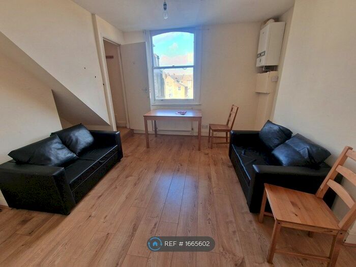 2 Bedroom Flat To Rent In Lambert Road, London, SW2
