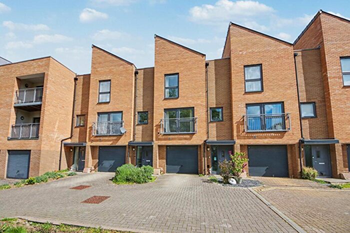 3 Bedroom Terraced House For Sale In Mansfield Park Street, Harefield, SO18