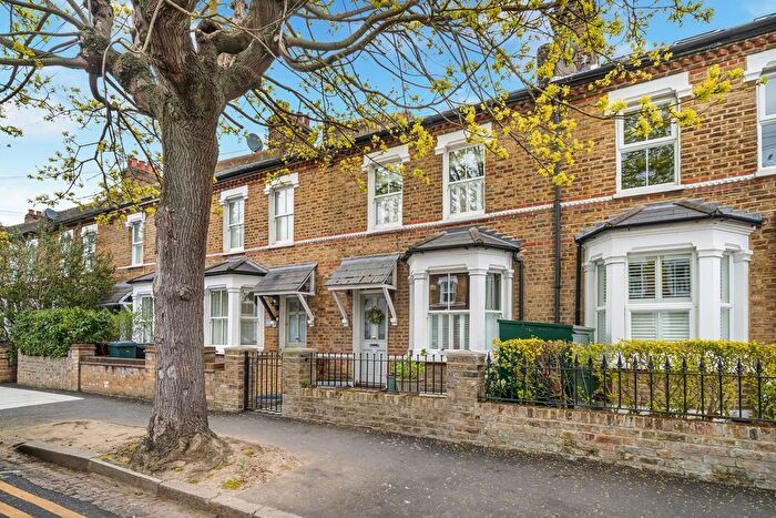 3 Bedroom Property To Rent In Hardy Road, London, SW19