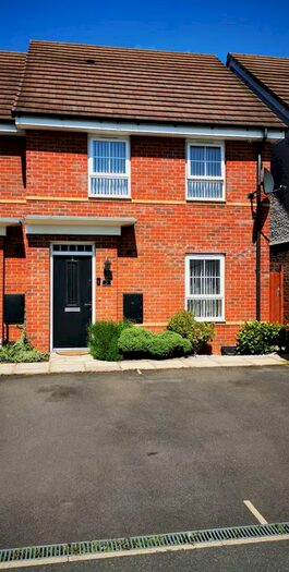 3 Bedroom Property To Rent In Parkers Way, Tipton, DY4