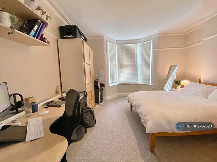 4 Bedroom End Of Terrace House To Rent In Student House - Springfield Avenue, Bristol, BS7