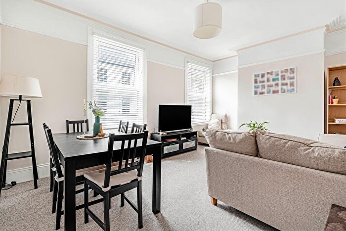2 Bedroom Maisonette For Sale In Queen Street, Newton Abbot, TQ12